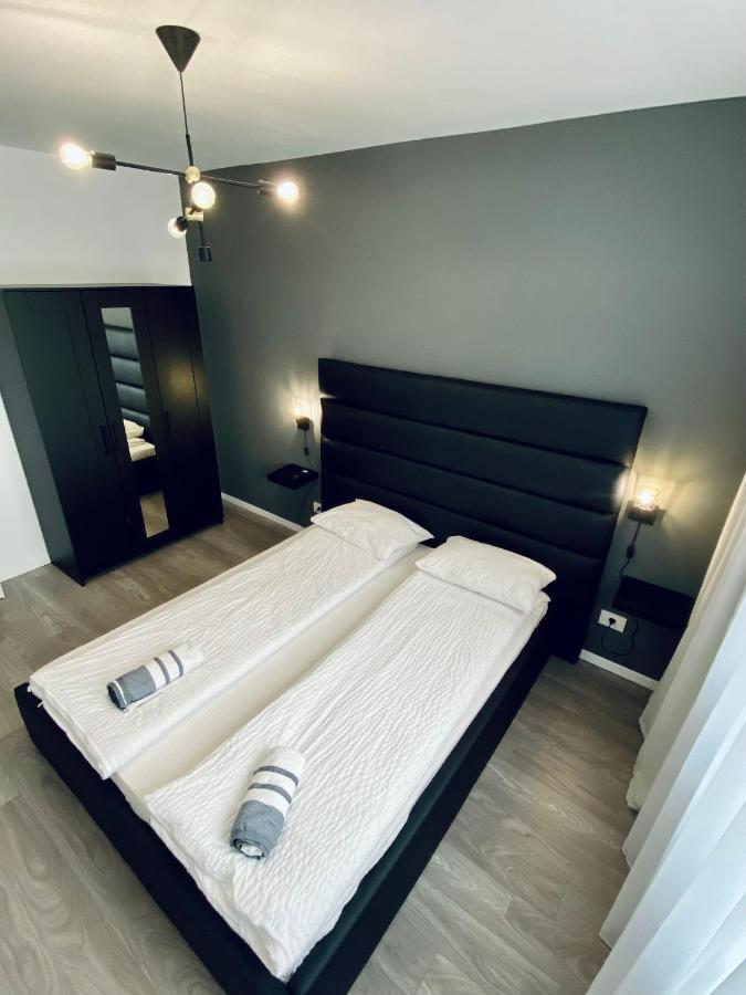 Happyhome Central Deluxe Apartments Oradea Dış mekan fotoğraf