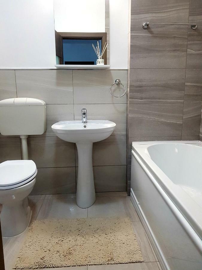 Happyhome Central Deluxe Apartments Oradea Dış mekan fotoğraf